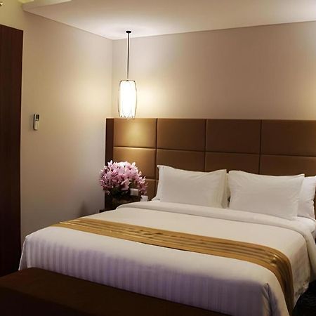 Atrium Premiere Cilacap Kültér fotó
