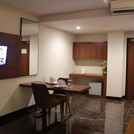 Atrium Premiere Cilacap Kültér fotó