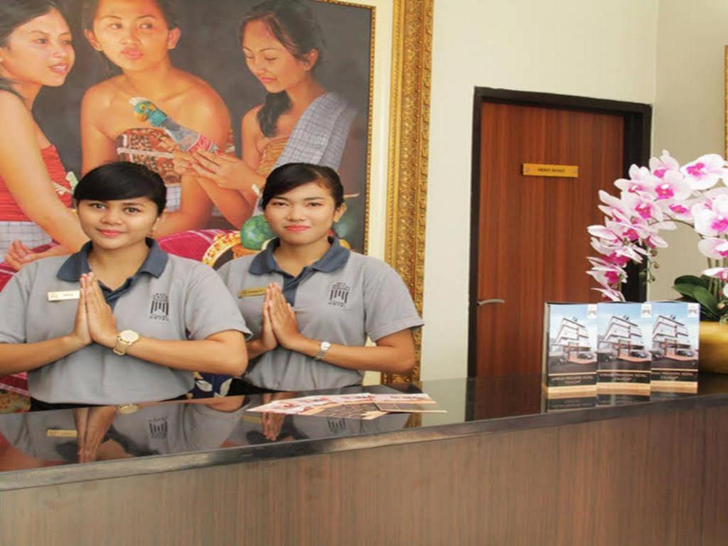 Atrium Premiere Cilacap Kültér fotó