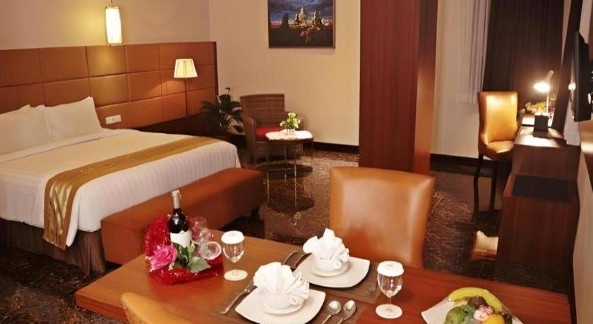 Atrium Premiere Cilacap Kültér fotó