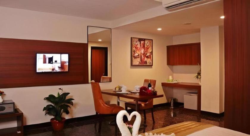 Atrium Premiere Cilacap Kültér fotó