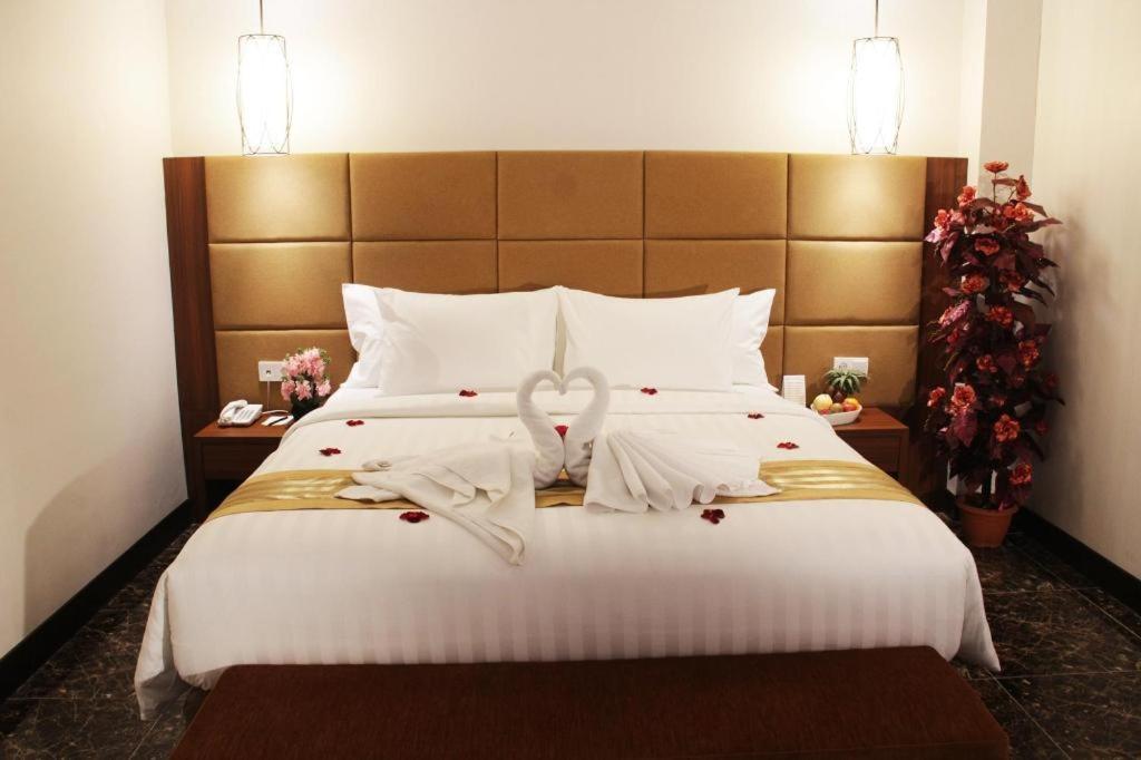 Atrium Premiere Cilacap Kültér fotó