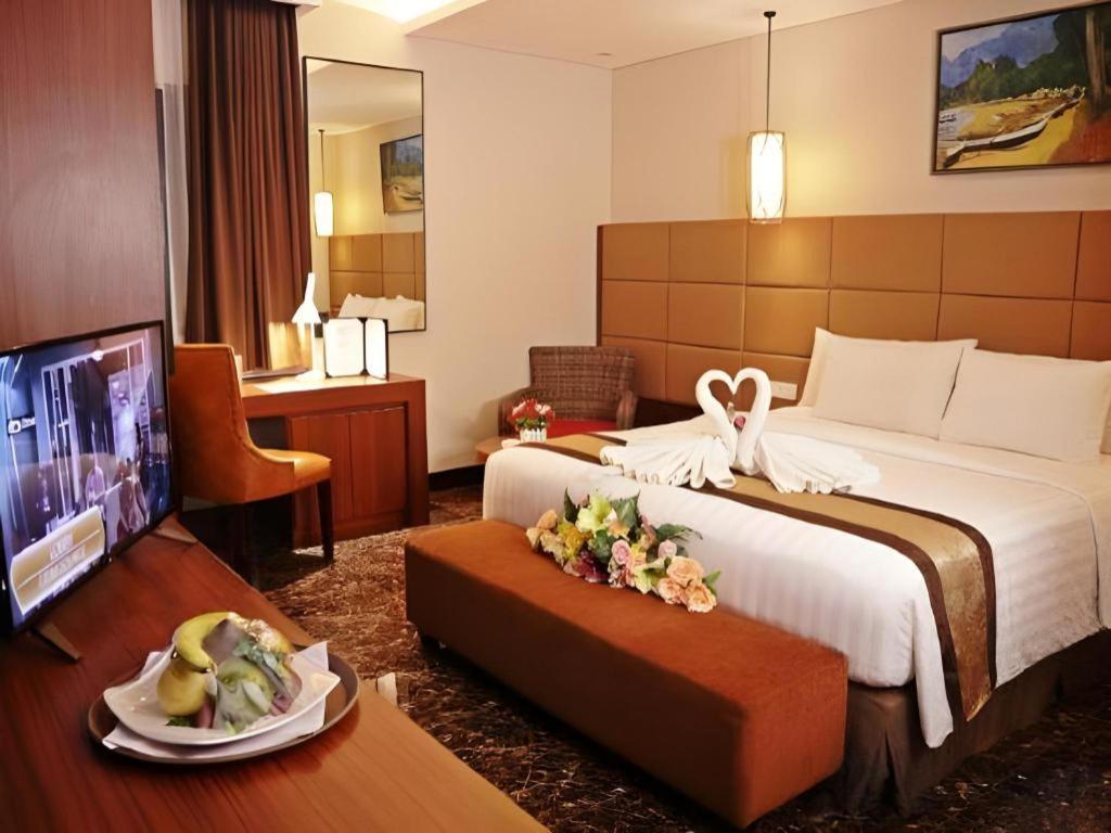 Atrium Premiere Cilacap Kültér fotó