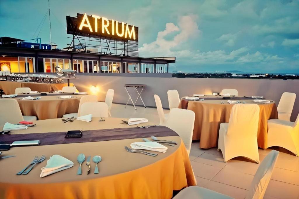 Atrium Premiere Cilacap Kültér fotó