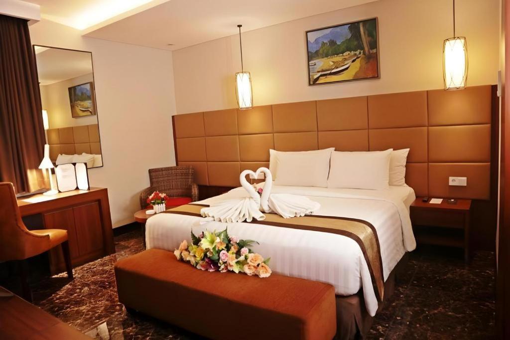 Atrium Premiere Cilacap Kültér fotó