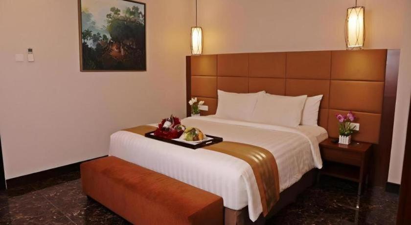 Atrium Premiere Cilacap Kültér fotó