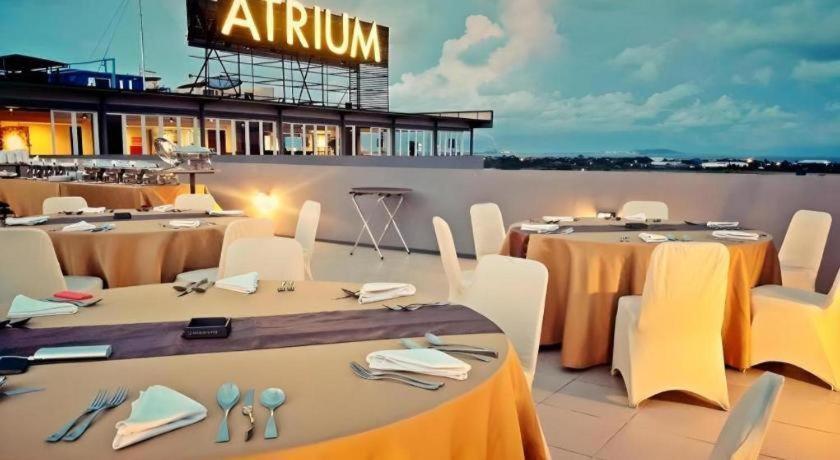 Atrium Premiere Cilacap Kültér fotó