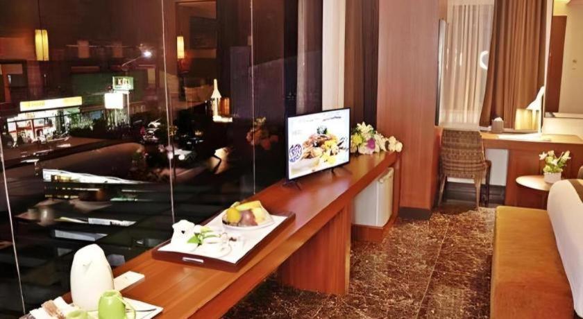 Atrium Premiere Cilacap Kültér fotó