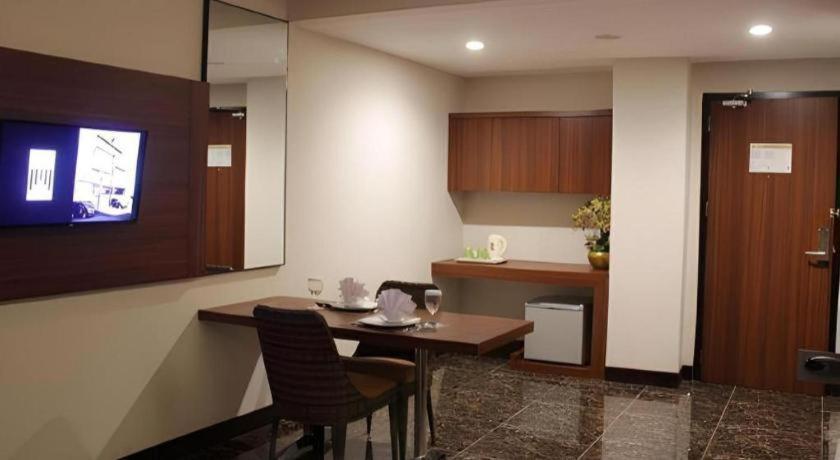 Atrium Premiere Cilacap Kültér fotó