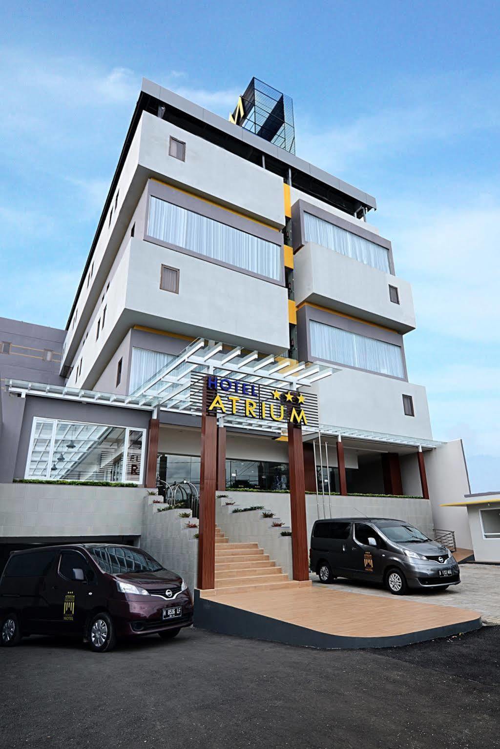 Atrium Premiere Cilacap Kültér fotó